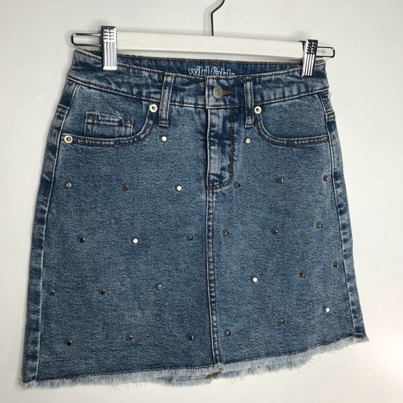 NWOT Wild Fable Flat Studded denim skirt Raw edge - Picture 2 of 7